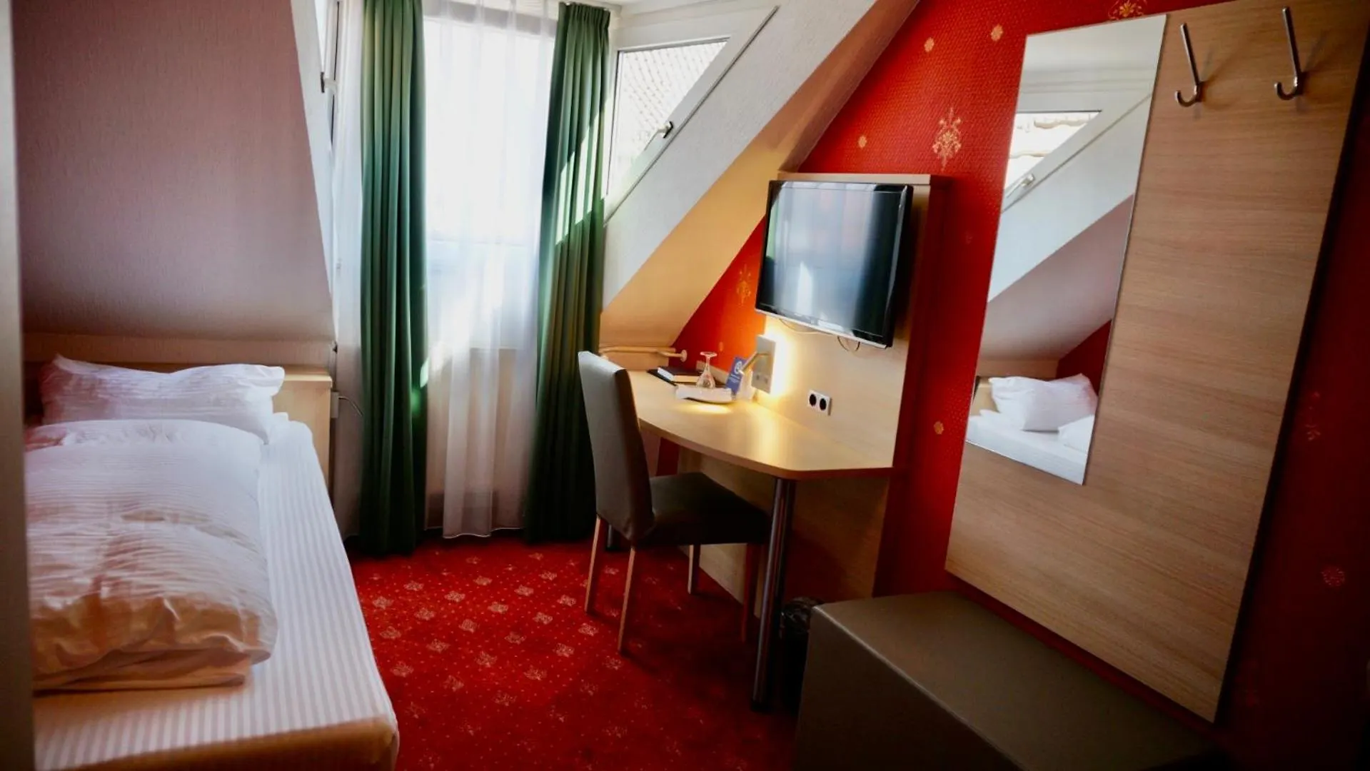 Hotel Hafner - Self Check-In Stuttgart 0*,  Almanya